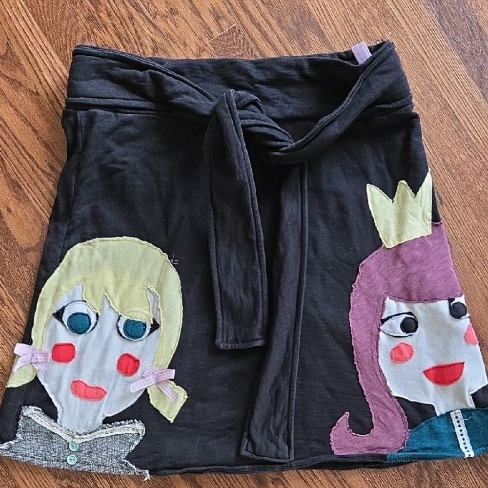 Appliqué Tie-Waist Skirt